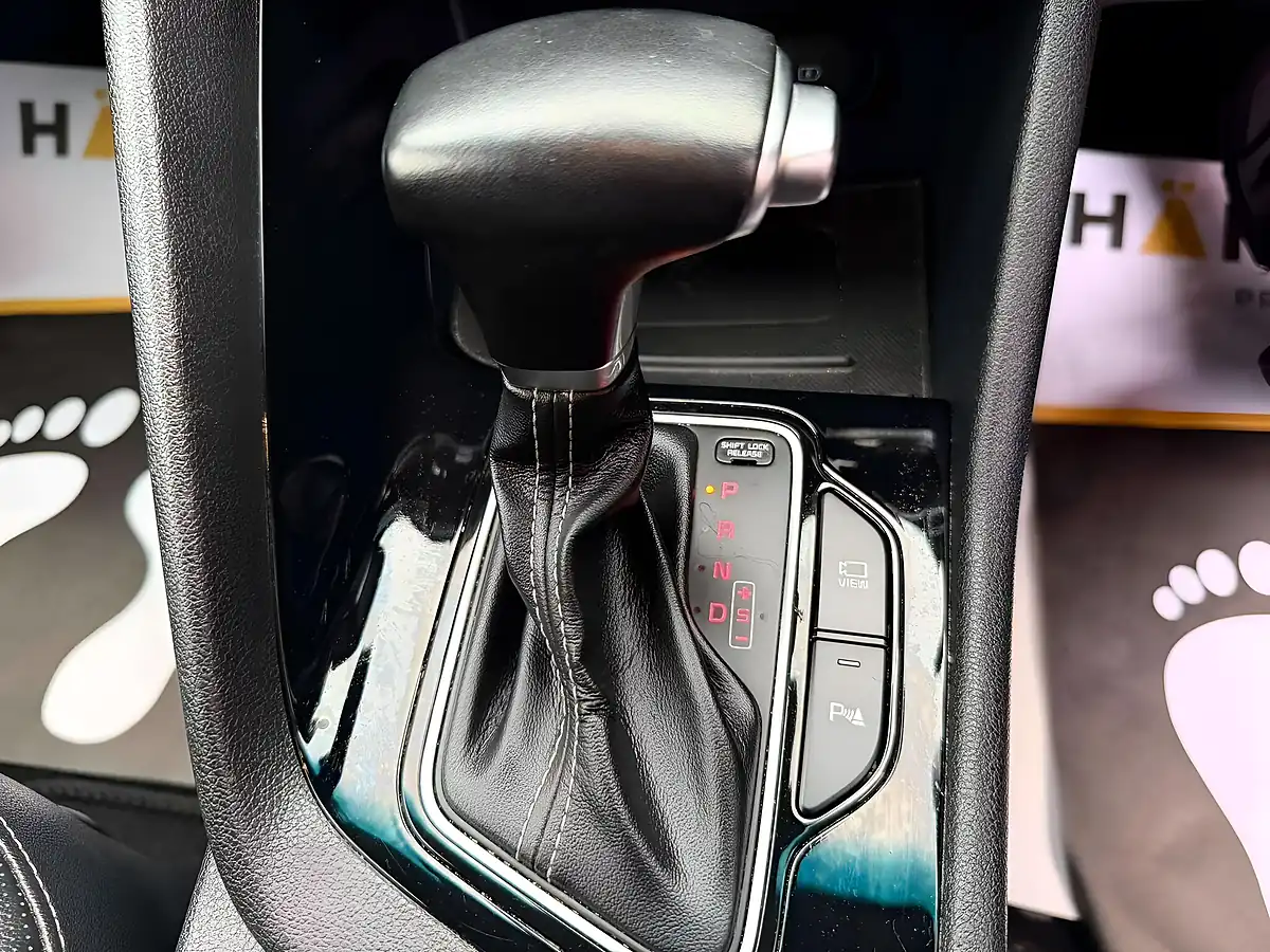 Used 2021 Kia Niro 3 Black - Interior and Exterior details 15