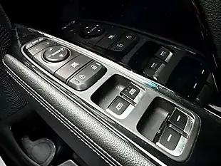 Used 2021 Kia Niro 3 Black - Interior and Exterior details 17