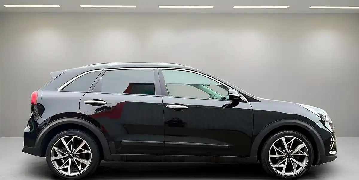 Used 2021 Kia Niro 3 Black - Interior and Exterior details 6