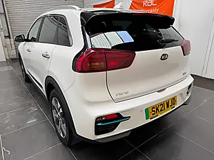 Used 2021 Kia Niro 3 White - Interior and Exterior details 10