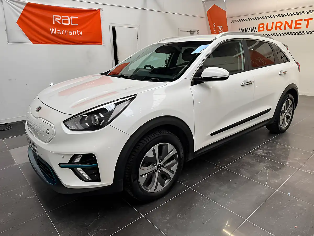 Used 2021 Kia Niro 3 White - Interior and Exterior details 11