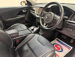Used 2021 Kia Niro 3 White - Interior and Exterior details 13