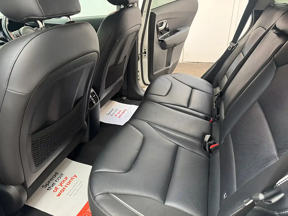 Used 2021 Kia Niro 3 White - Interior and Exterior details 16