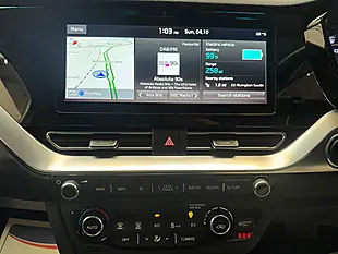 Used 2021 Kia Niro 3 White - Interior and Exterior details 18