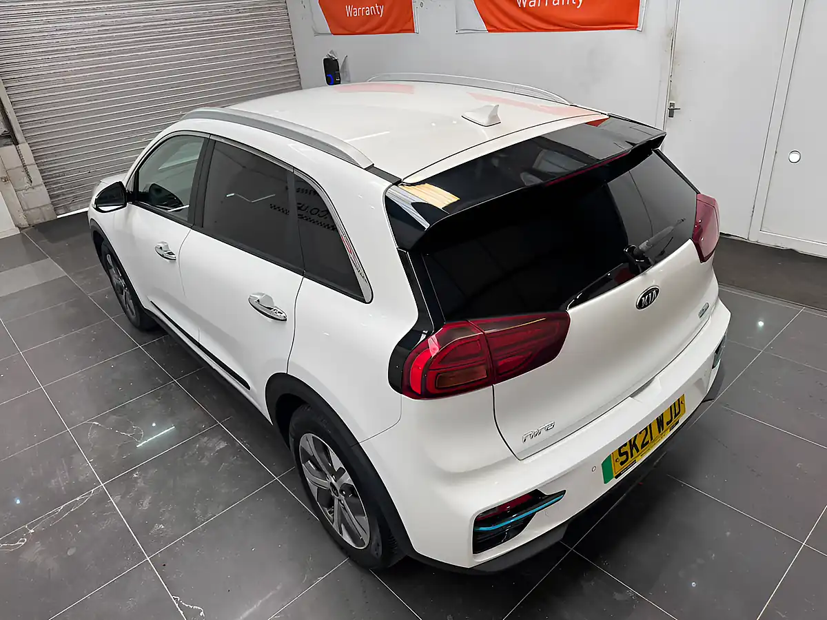 Used 2021 Kia Niro 3 White - Interior and Exterior details 20