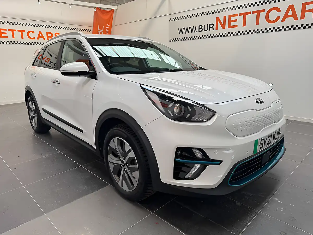 Used 2021 Kia Niro 3 White - Interior and Exterior details 7