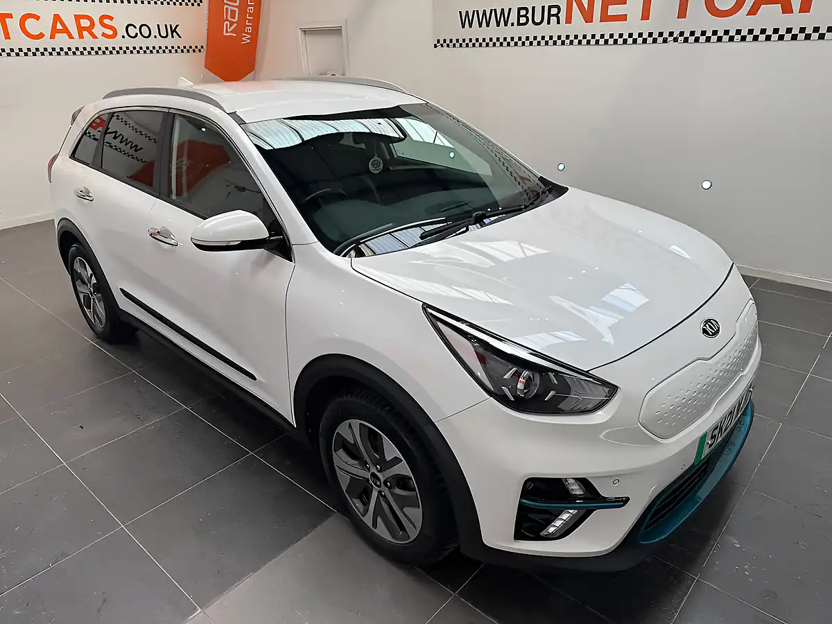 Used 2021 Kia Niro 3 White - Interior and Exterior details 8