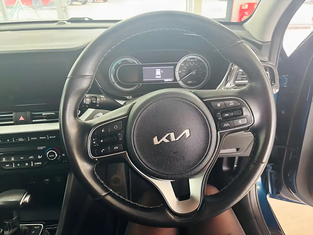 Used 2021 Kia Niro Connect Blue - Interior and Exterior details 17