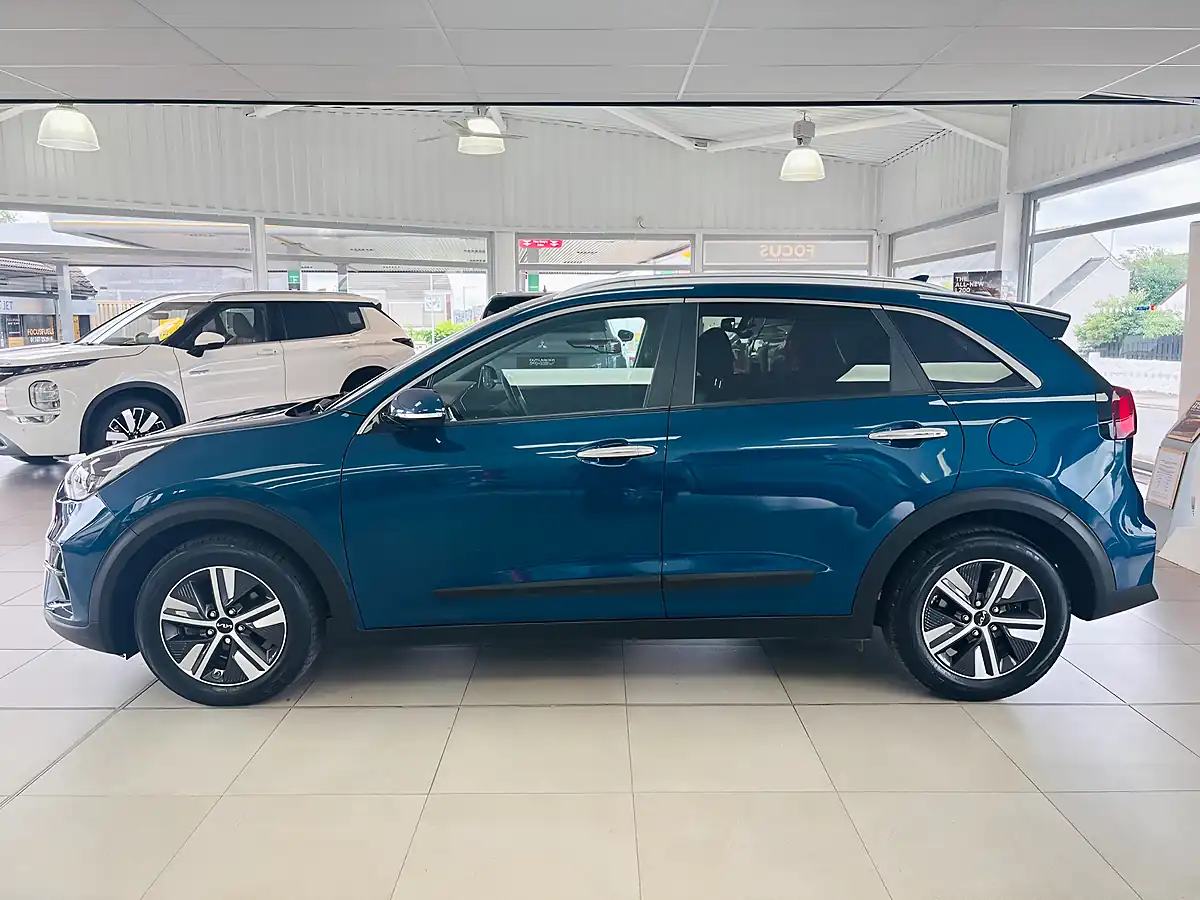 Used 2021 Kia Niro Connect Blue - Interior and Exterior details 4
