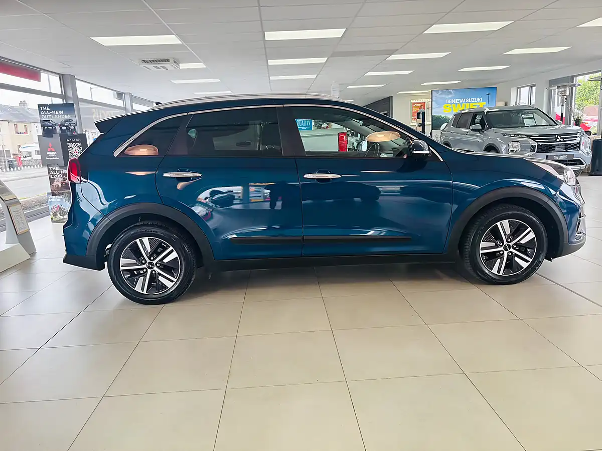 Used 2021 Kia Niro Connect Blue - Interior and Exterior details 8