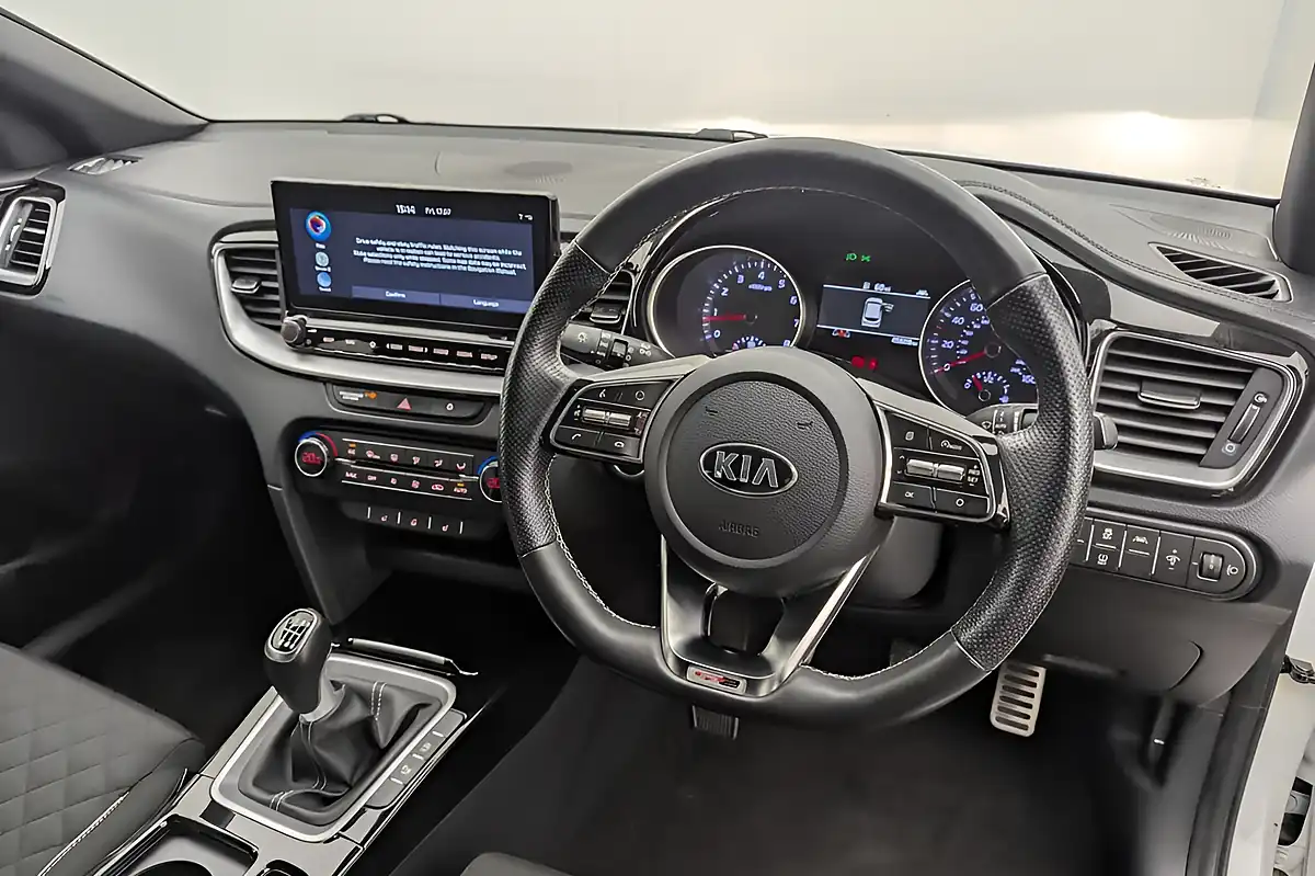 Used 2021 Kia Proceed GT-Line Shooting Brake White - Interior and Exterior details 10