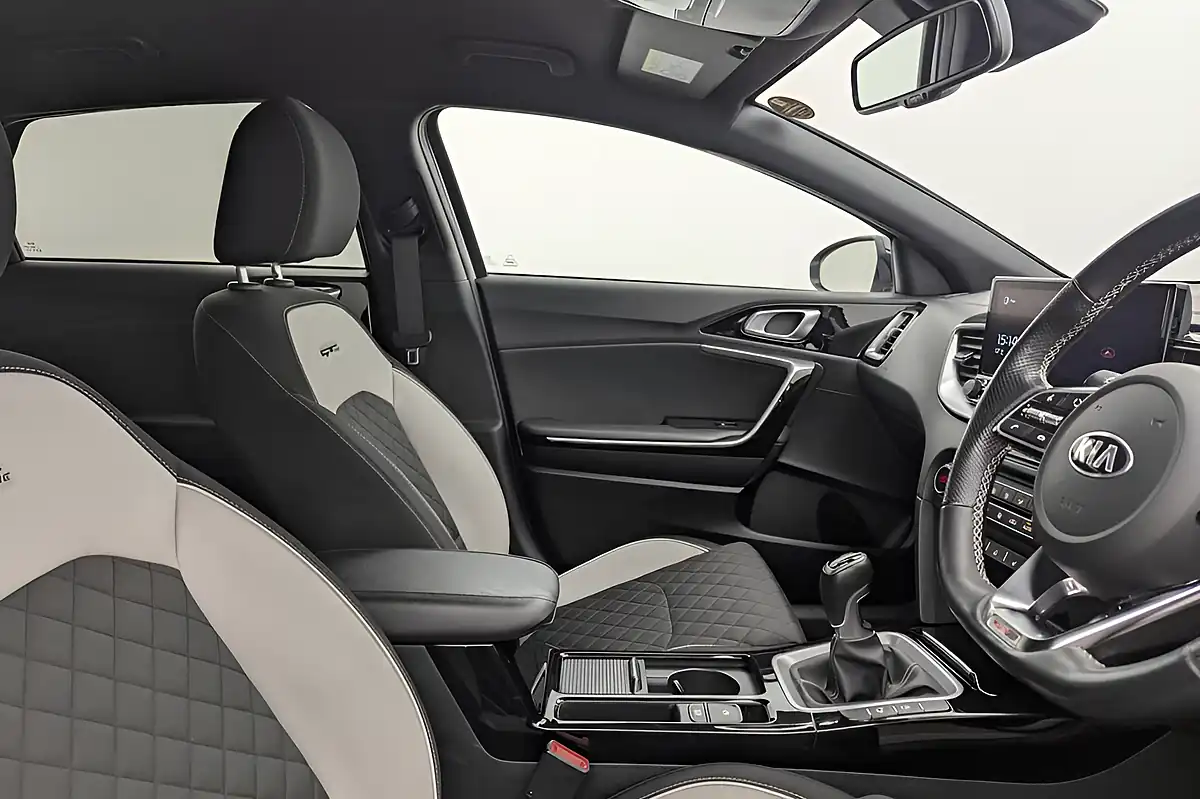 Used 2021 Kia Proceed GT-Line Shooting Brake White - Interior and Exterior details 3