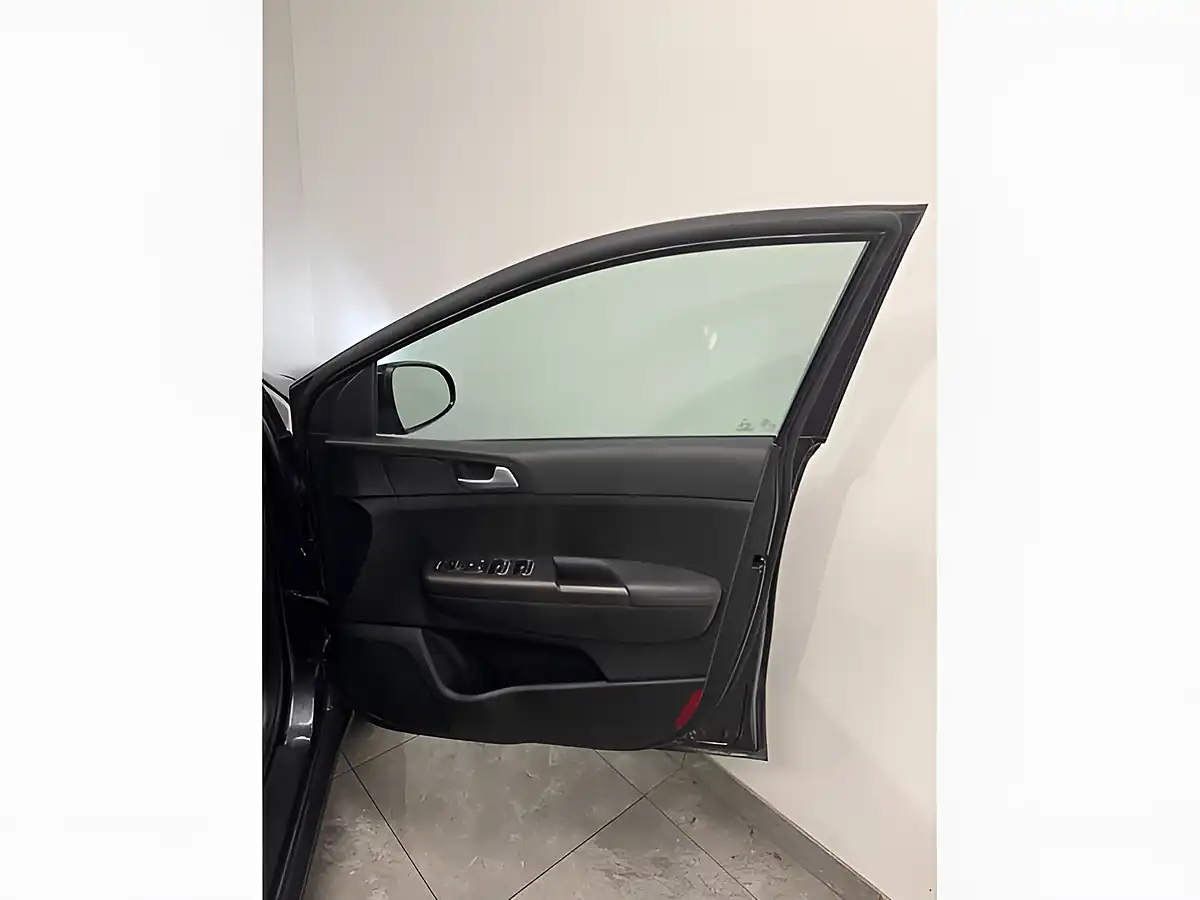 Used 2021 Kia Sportage 2 Black - Interior and Exterior details 12