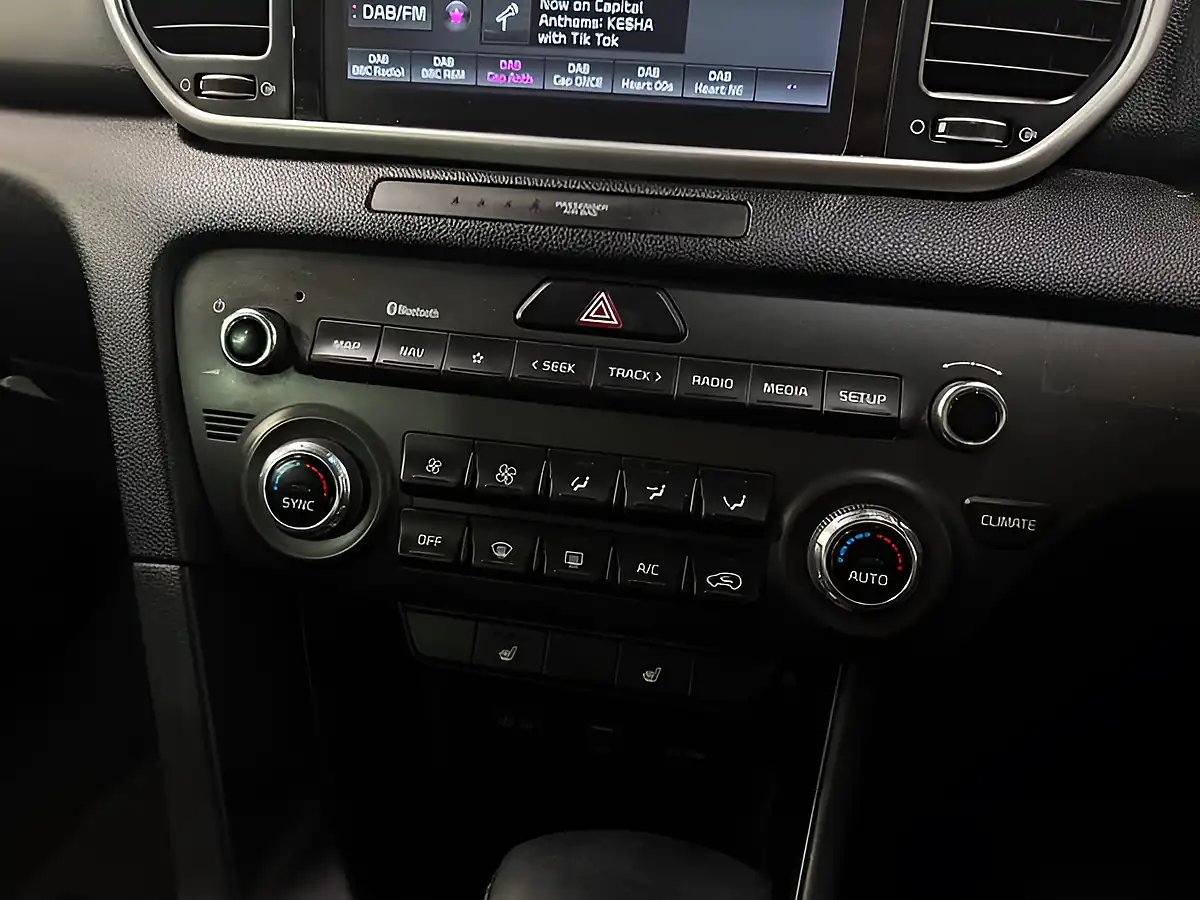 Used 2021 Kia Sportage 2 Black - Interior and Exterior details 14