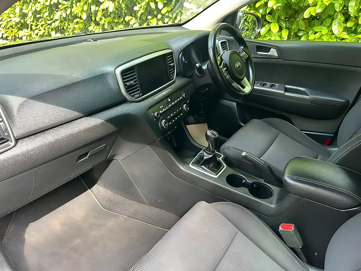 Used 2021 Kia Sportage 2 Grey - Interior and Exterior details 14