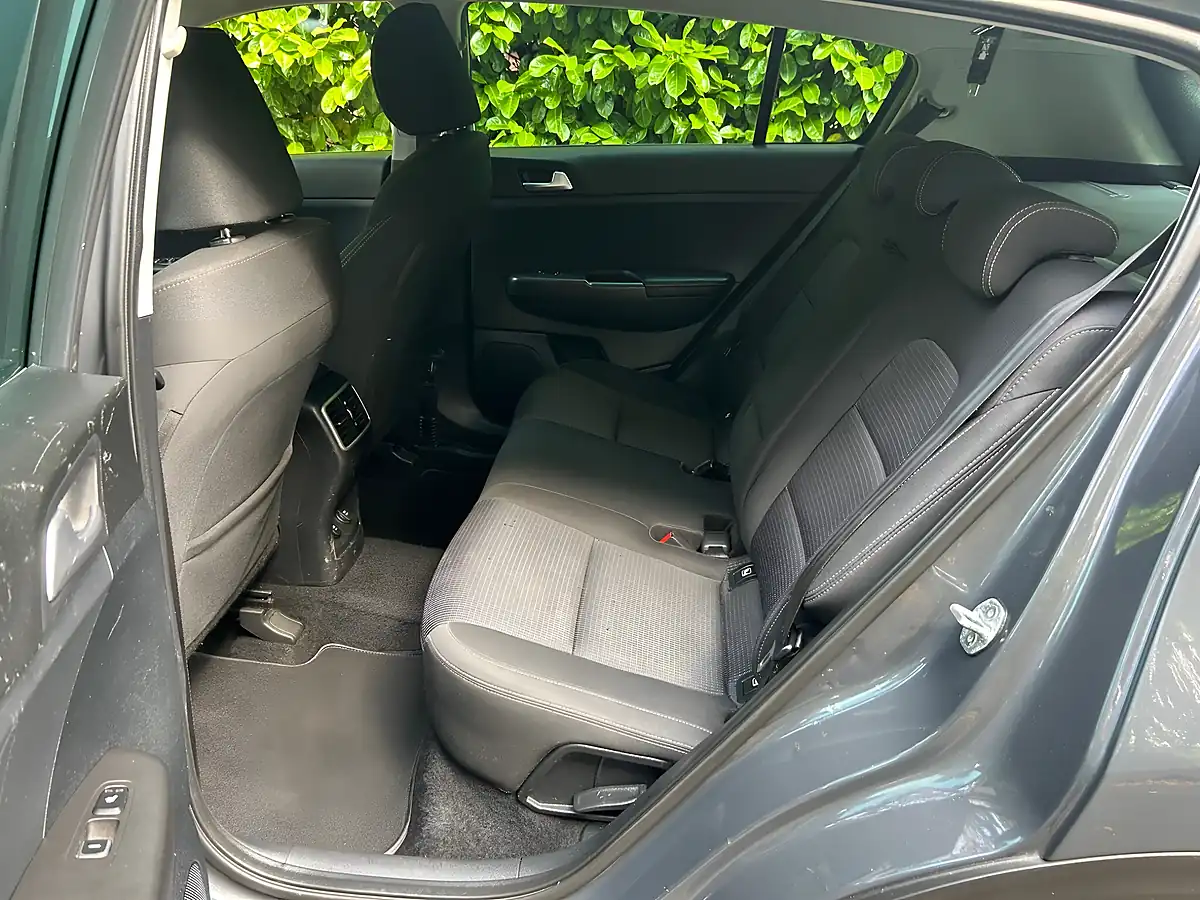Used 2021 Kia Sportage 2 Grey - Interior and Exterior details 17