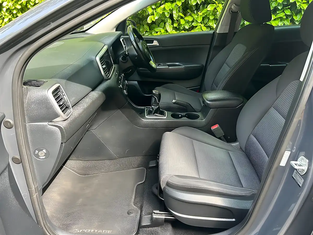 Used 2021 Kia Sportage 2 Grey - Interior and Exterior details 20
