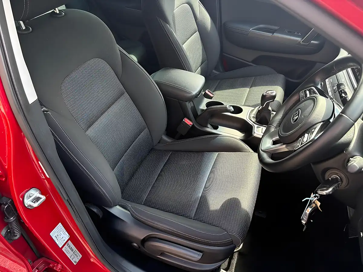 Used 2021 Kia Sportage 2 Red - Interior and Exterior details 10
