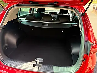 Used 2021 Kia Sportage 2 Red - Interior and Exterior details 12
