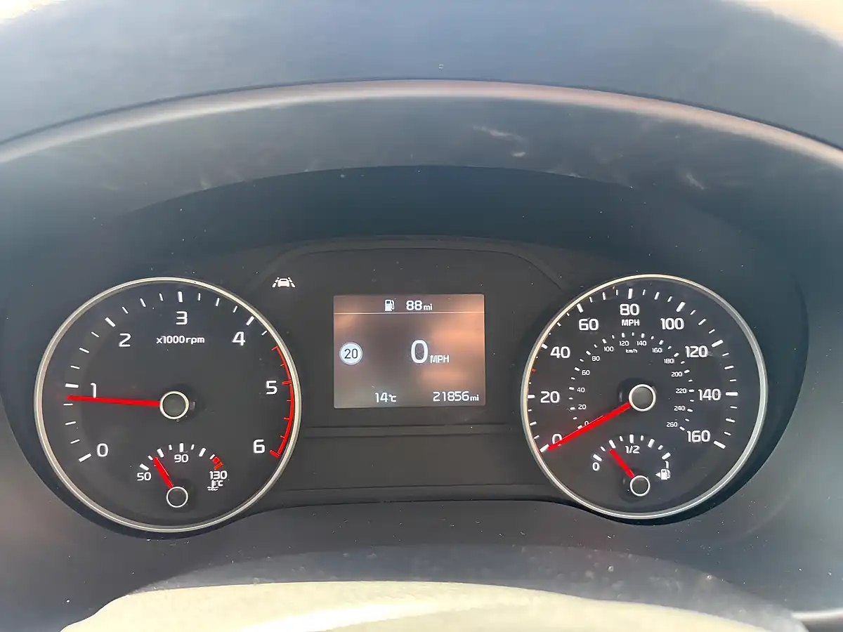 Used 2021 Kia Sportage 2 Red - Interior and Exterior details 14