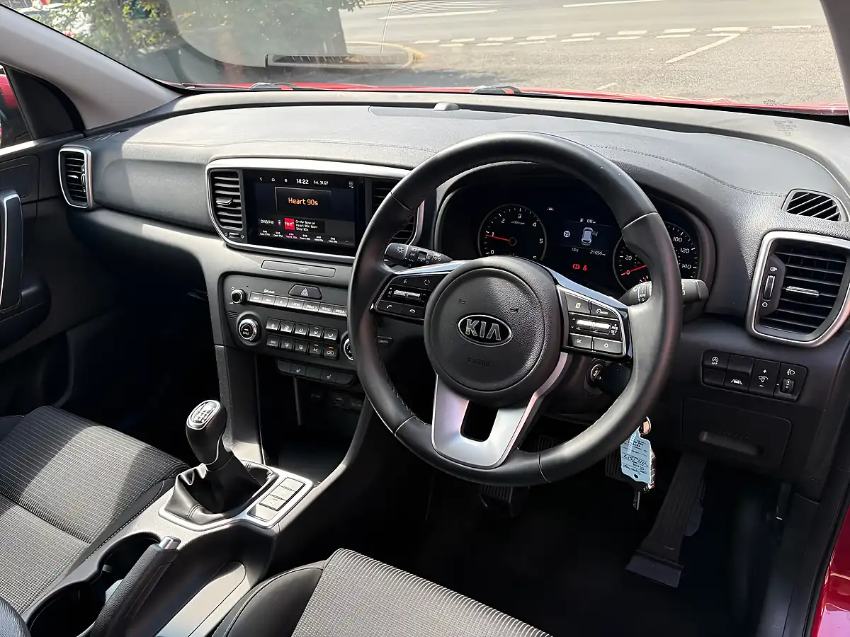 Used 2021 Kia Sportage 2 Red - Interior and Exterior details 9