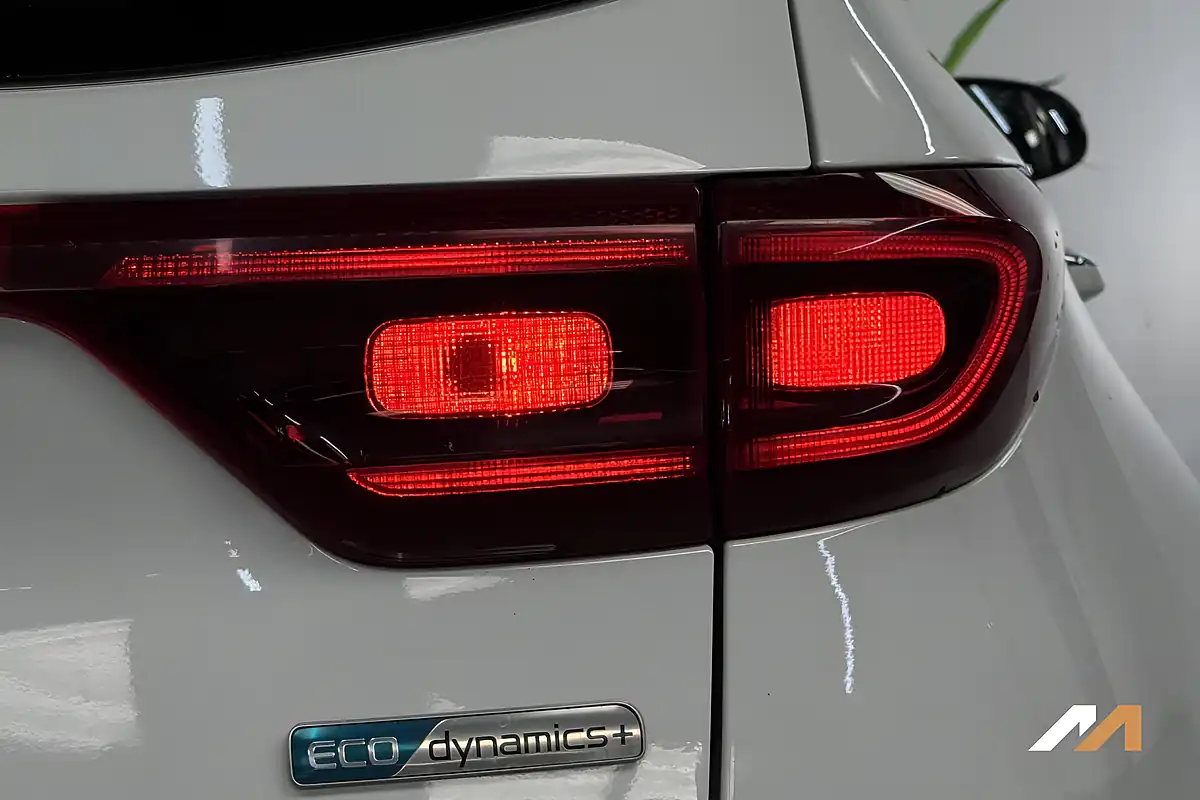 Used 2021 Kia Sportage 2 White - Interior and Exterior details 10