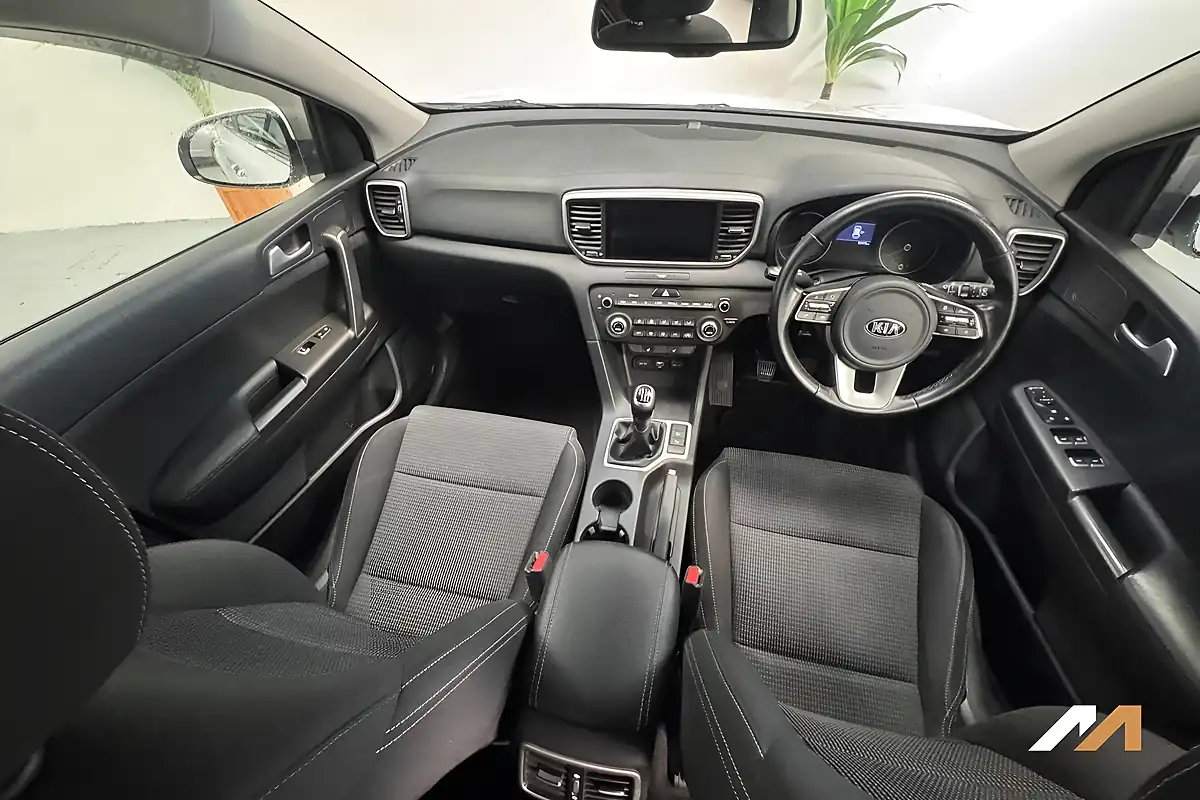 Used 2021 Kia Sportage 2 White - Interior and Exterior details 11
