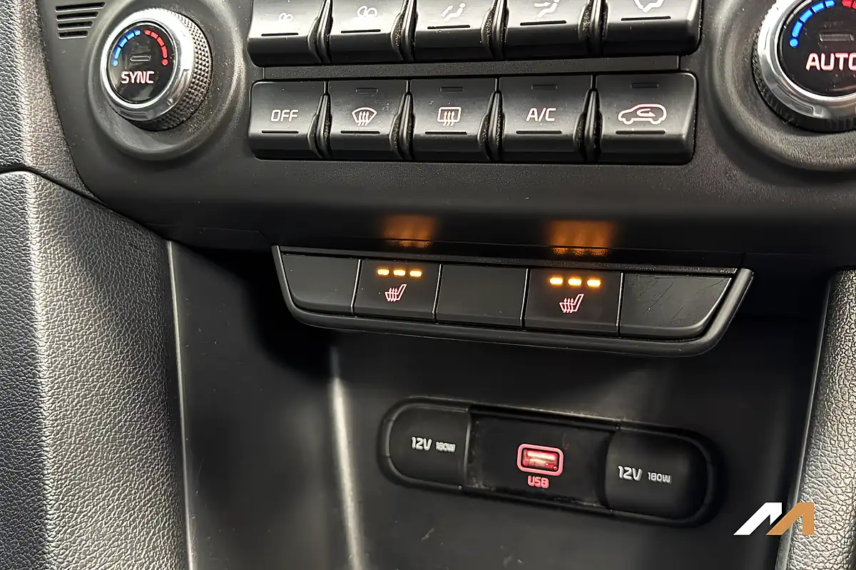 Used 2021 Kia Sportage 2 White - Interior and Exterior details 14