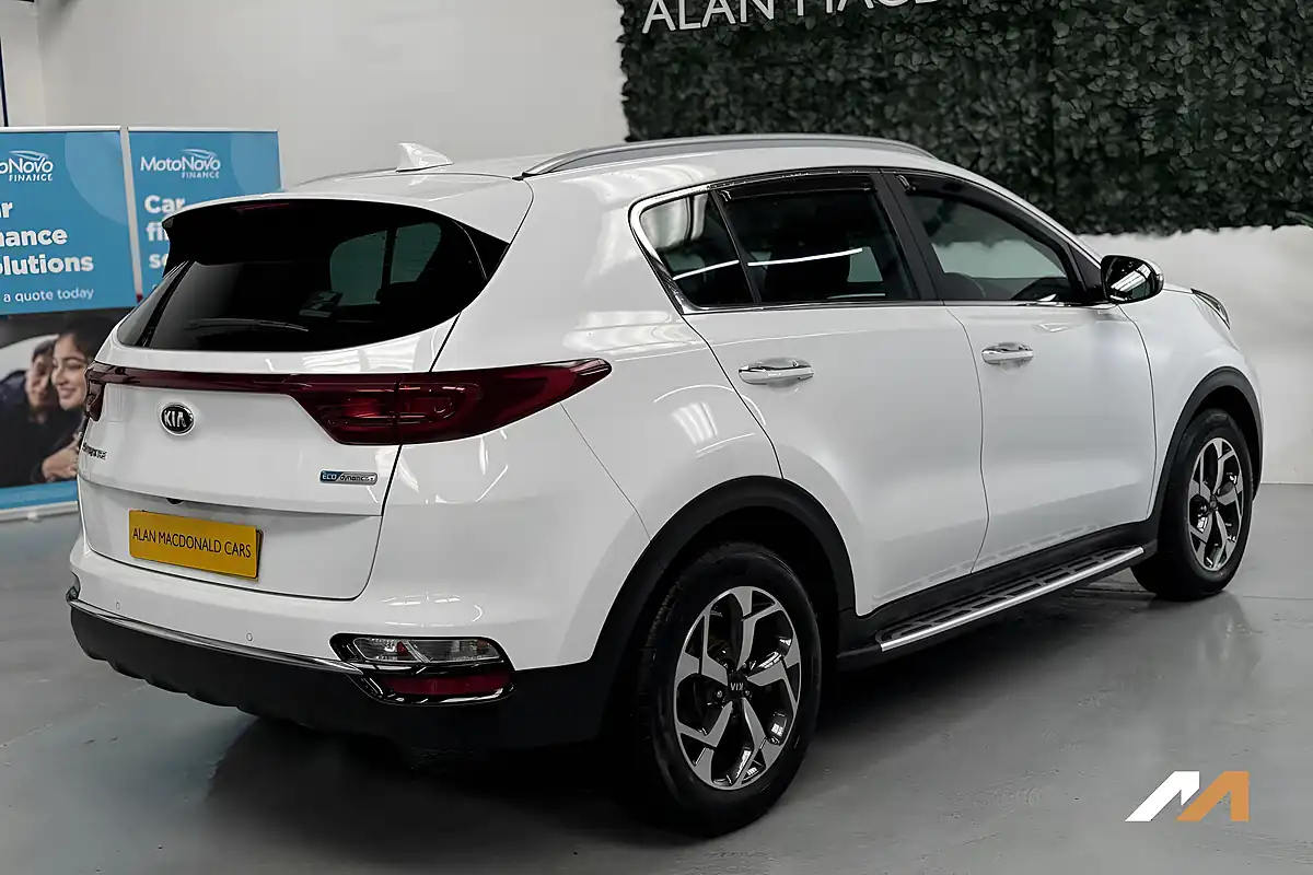 Used 2021 Kia Sportage 2 White - Interior and Exterior details 17