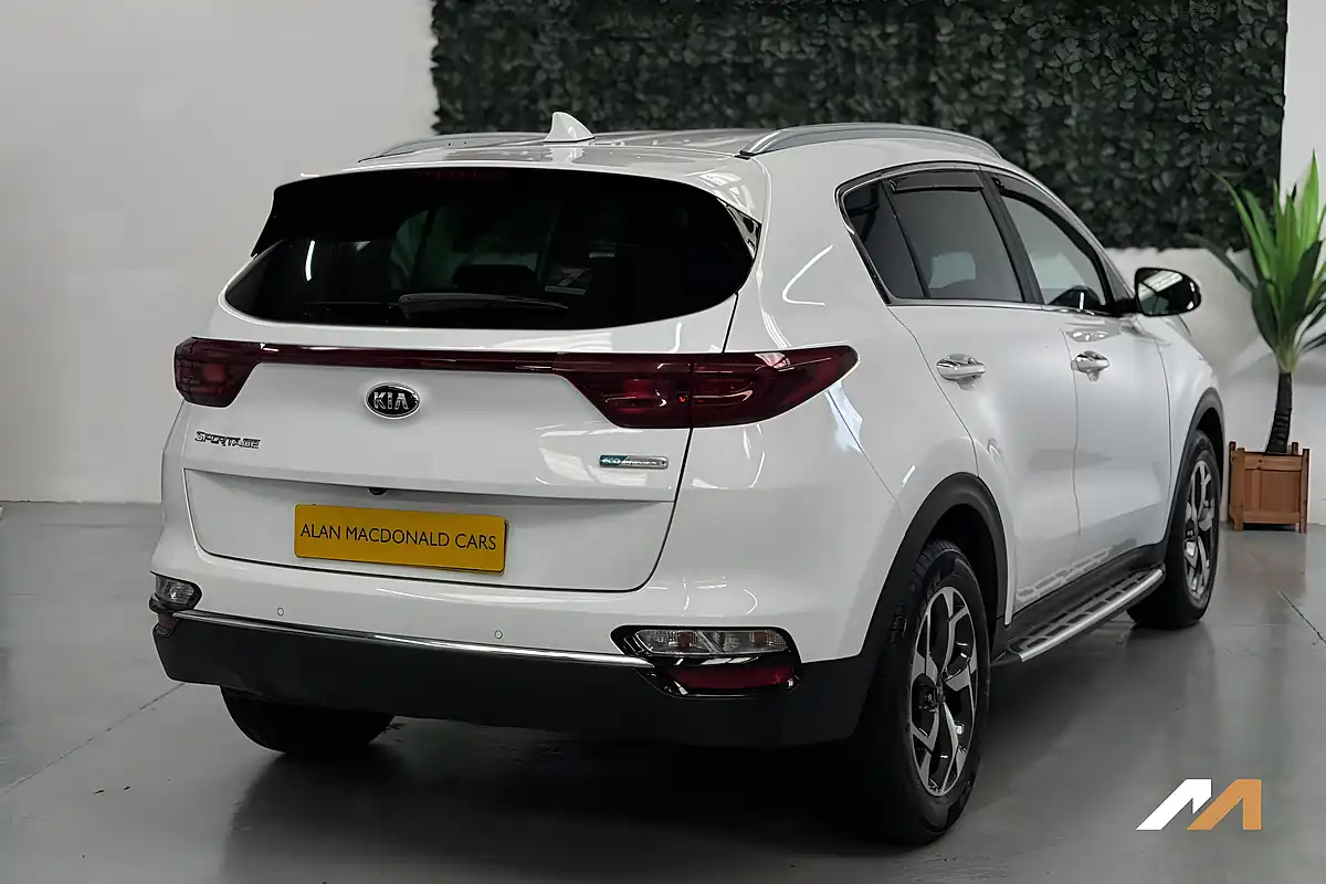Used 2021 Kia Sportage 2 White - Interior and Exterior details 18