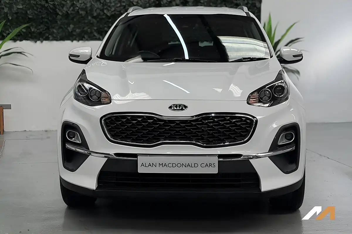 Used 2021 Kia Sportage 2 White - Interior and Exterior details 4
