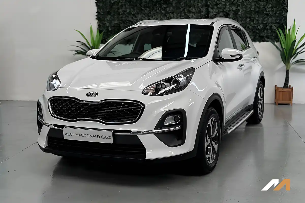 Used 2021 Kia Sportage 2 White - Interior and Exterior details 6