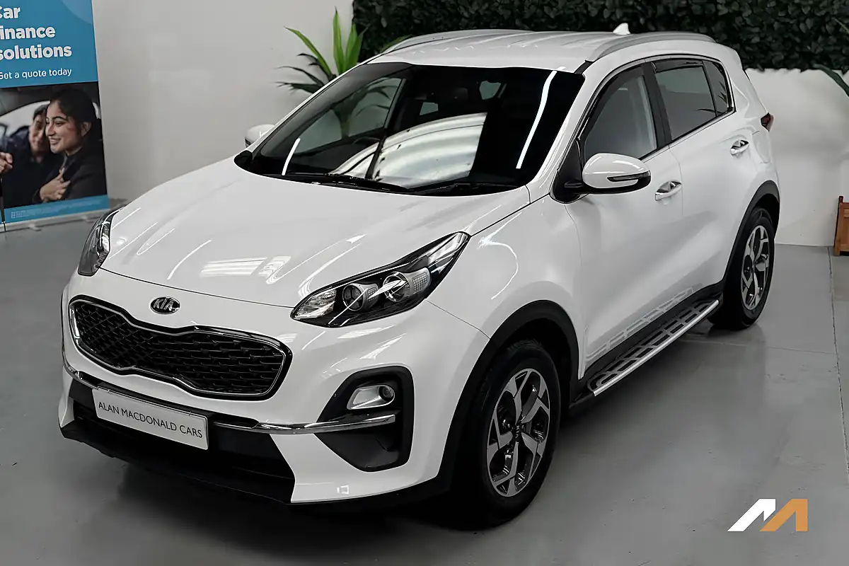 Used 2021 Kia Sportage 2 White - Interior and Exterior details 8