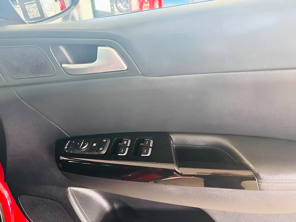 Used 2021 Kia Sportage 3 Red - Interior and Exterior details 16