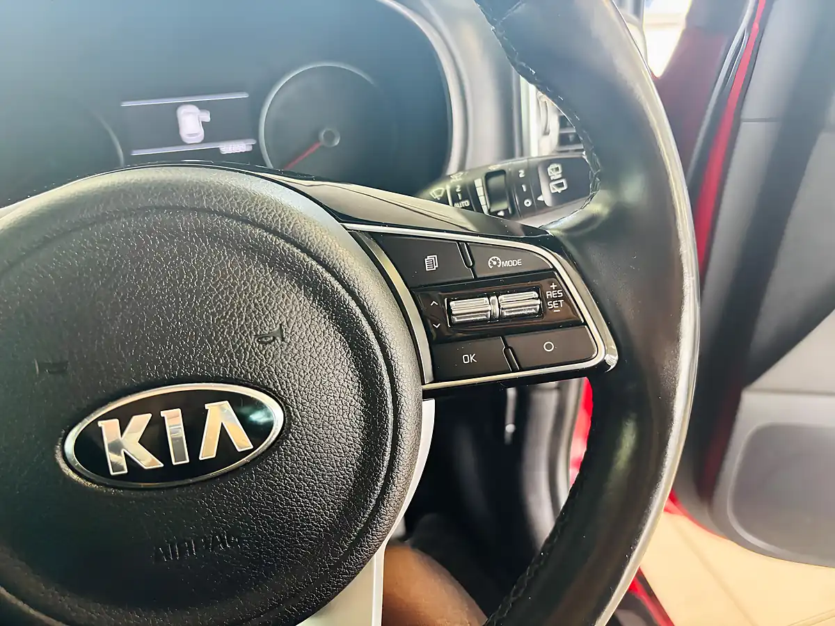 Used 2021 Kia Sportage 3 Red - Interior and Exterior details 17