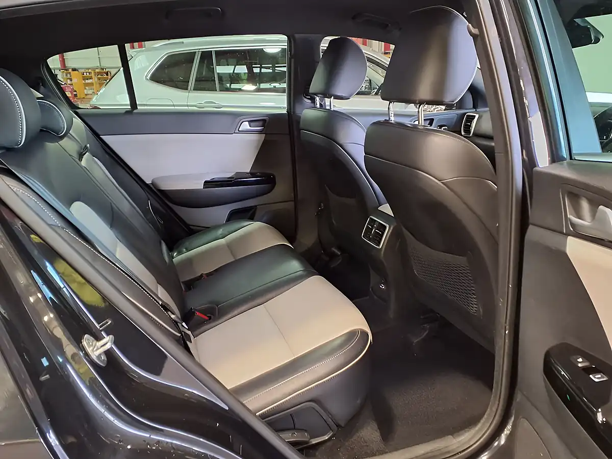 Used 2021 Kia Sportage Black - Interior and Exterior details 6