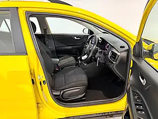 Used 2021 Kia Stonic 2 Yellow - Interior and Exterior details 12