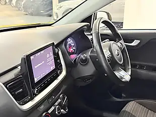 Used 2021 Kia Stonic 2 Yellow - Interior and Exterior details 20