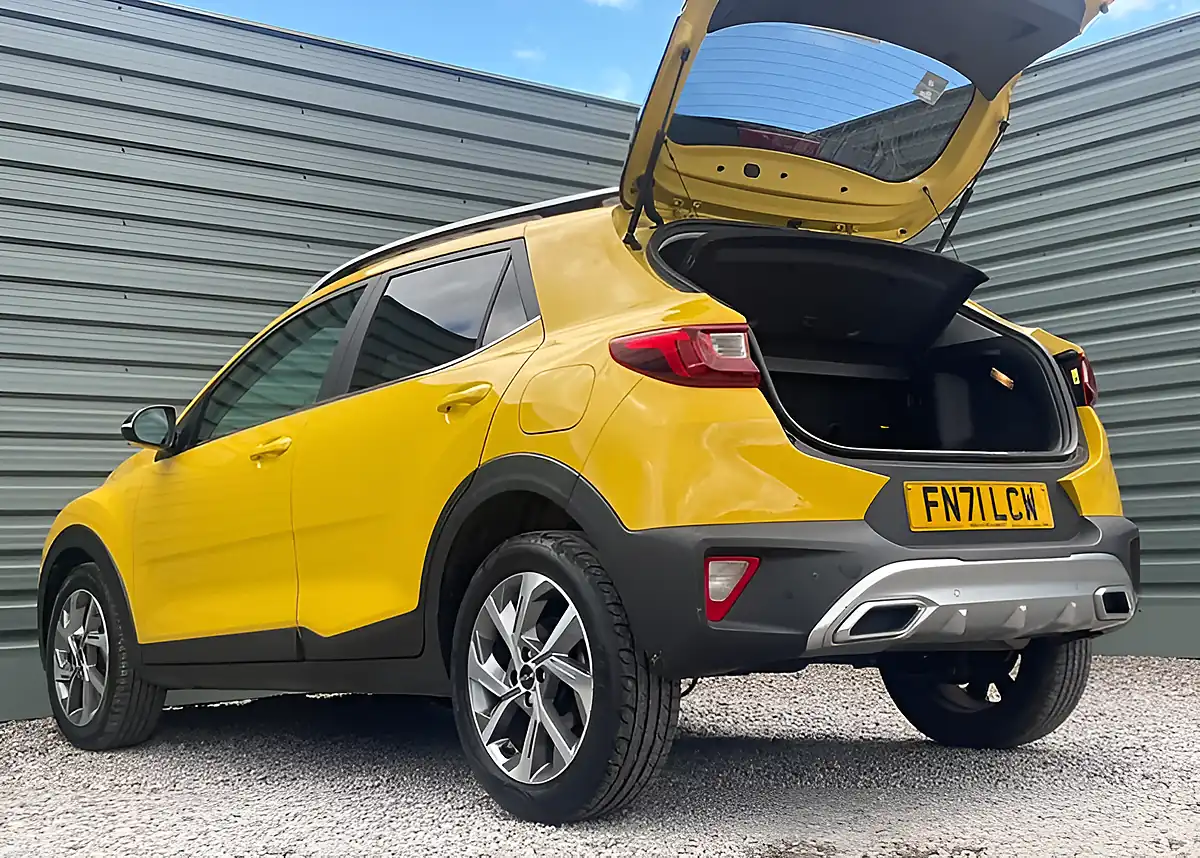 Used 2021 Kia Stonic GT-Line Yellow - Interior and Exterior details 17