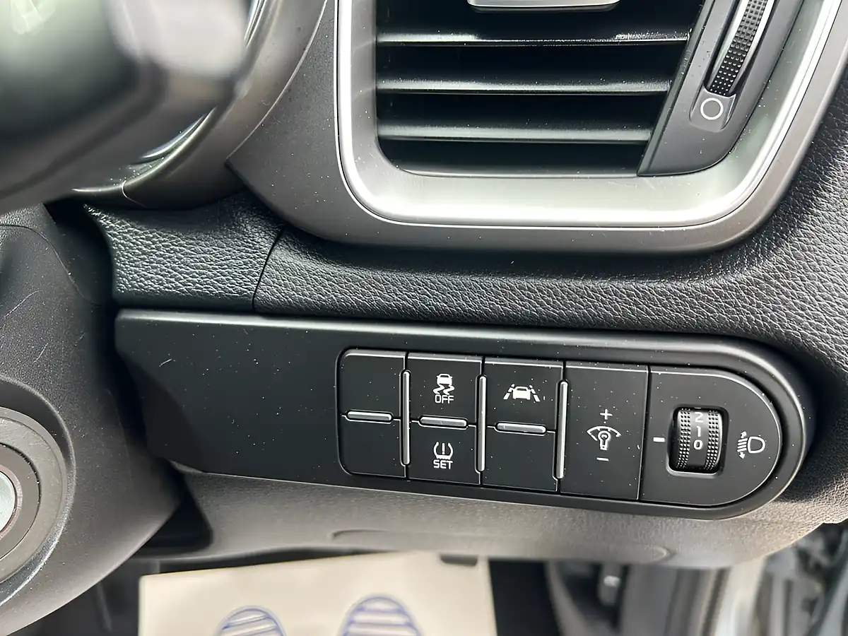 Used 2021 Kia Xceed 2 Silver - Interior and Exterior details 13