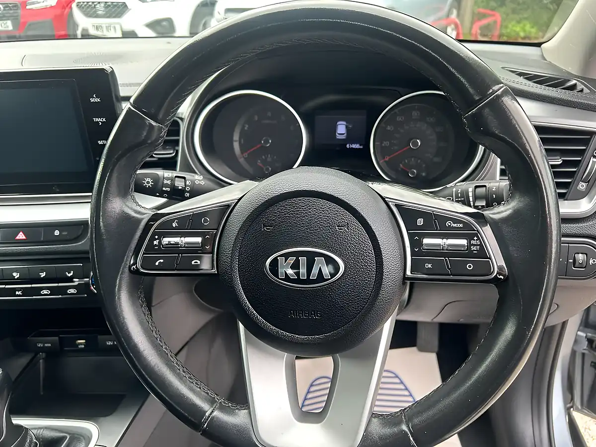 Used 2021 Kia Xceed 2 Silver - Interior and Exterior details 14