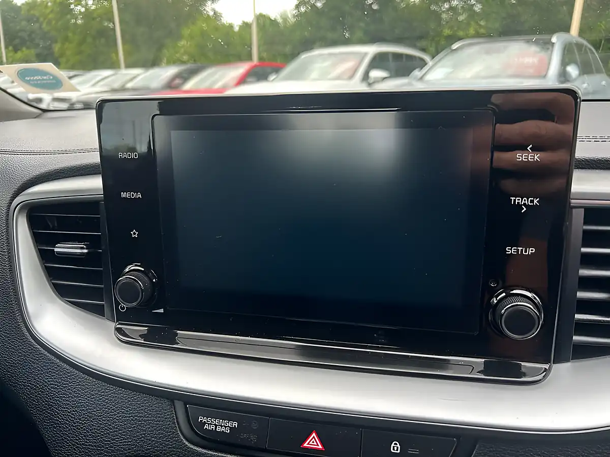 Used 2021 Kia Xceed 2 Silver - Interior and Exterior details 16