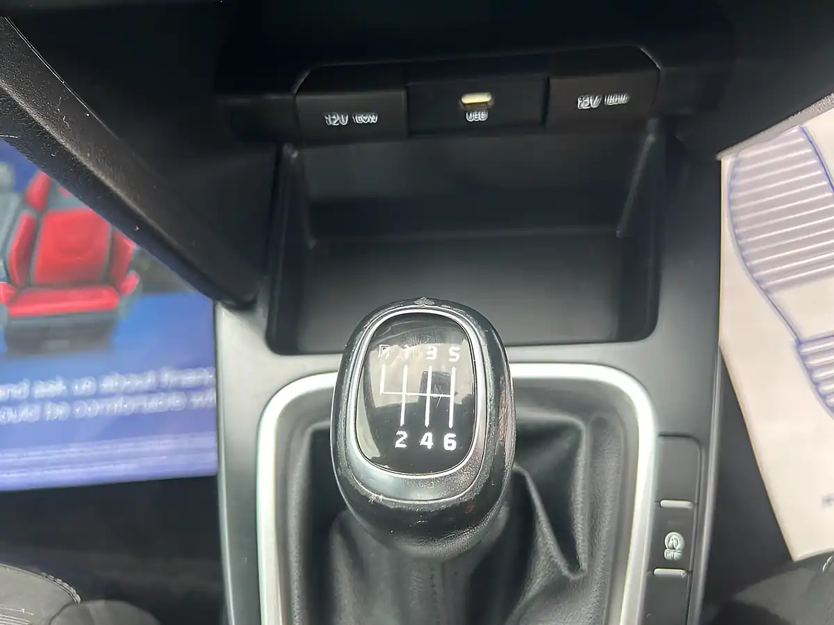 Used 2021 Kia Xceed 2 Silver - Interior and Exterior details 17