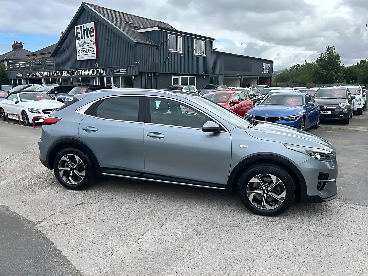 Used 2021 Kia Xceed 2 Silver - Interior and Exterior details 2