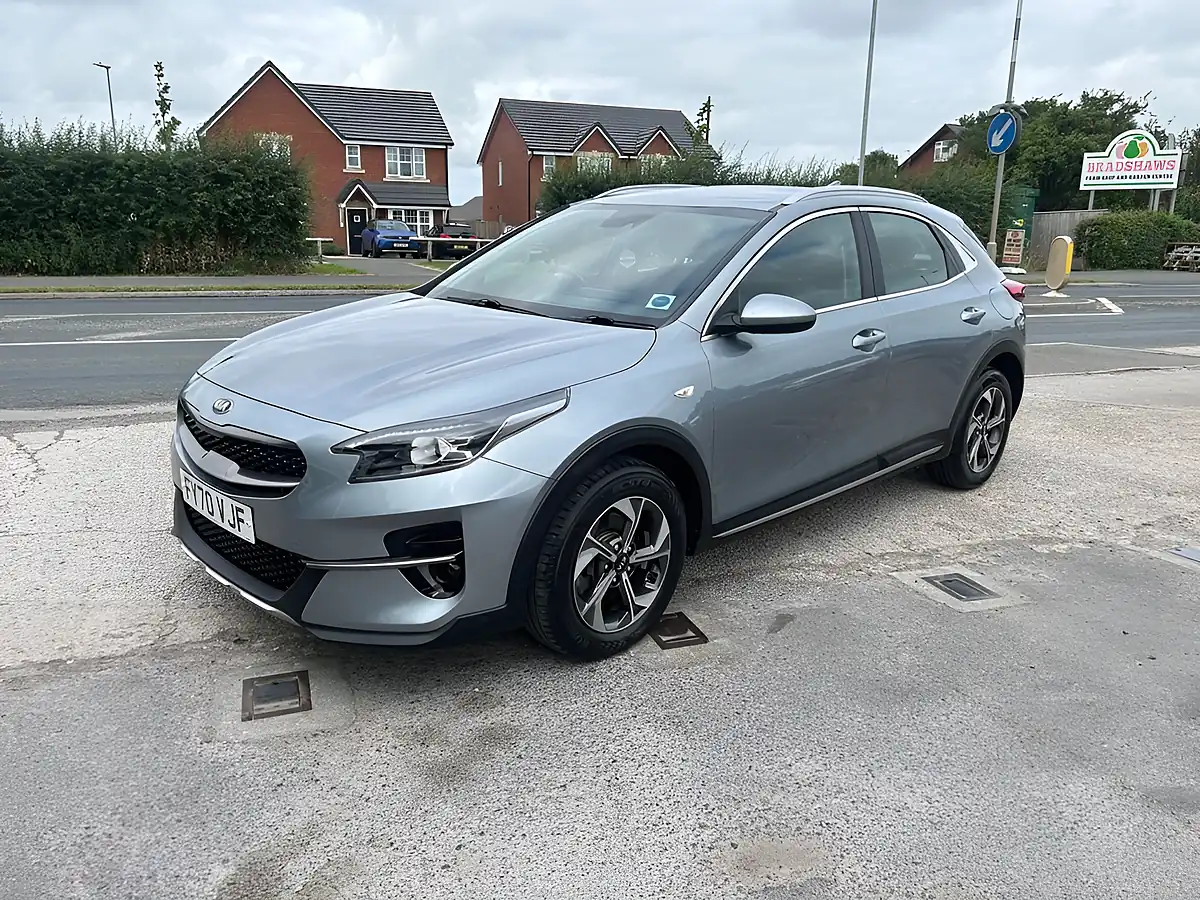 Used 2021 Kia Xceed 2 Silver - Interior and Exterior details 8