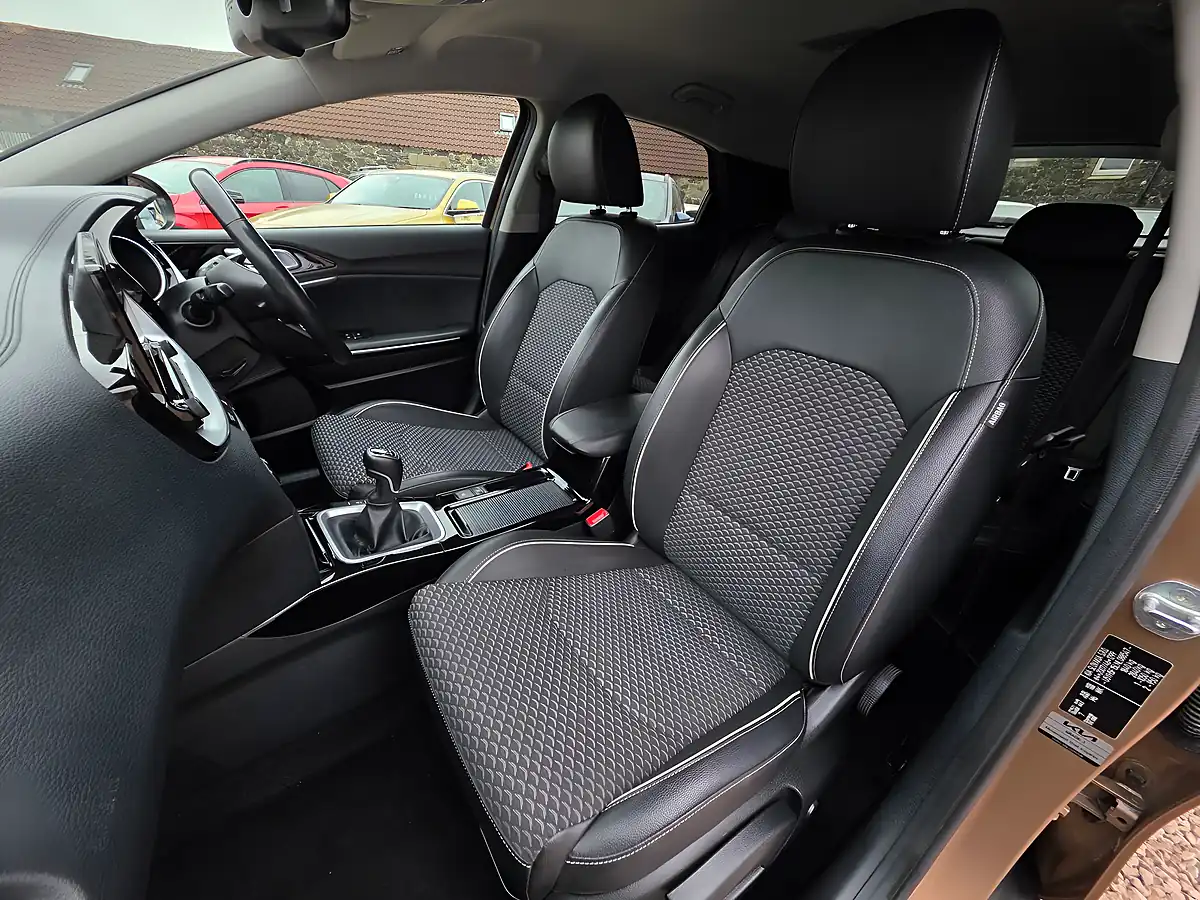 Used 2021 Kia Xceed 3 Machined Bronze Metallic - Interior and Exterior details 10