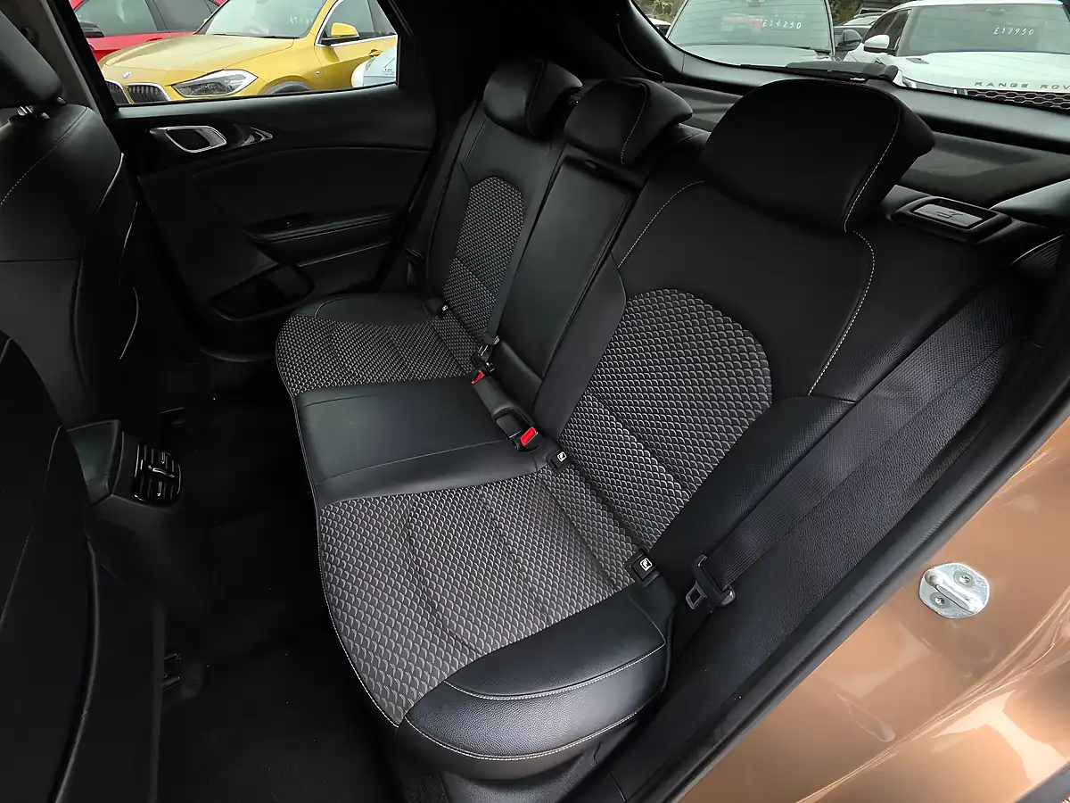 Used 2021 Kia Xceed 3 Machined Bronze Metallic - Interior and Exterior details 12