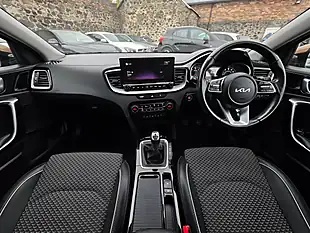 Used 2021 Kia Xceed 3 Machined Bronze Metallic - Interior and Exterior details 7