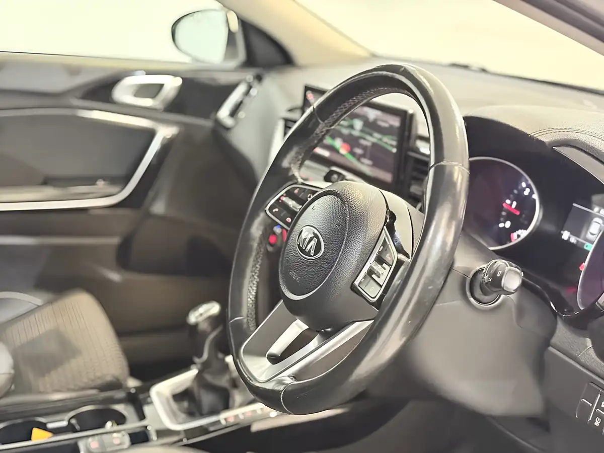 Used 2021 Kia Xceed 3 White - Interior and Exterior details 15