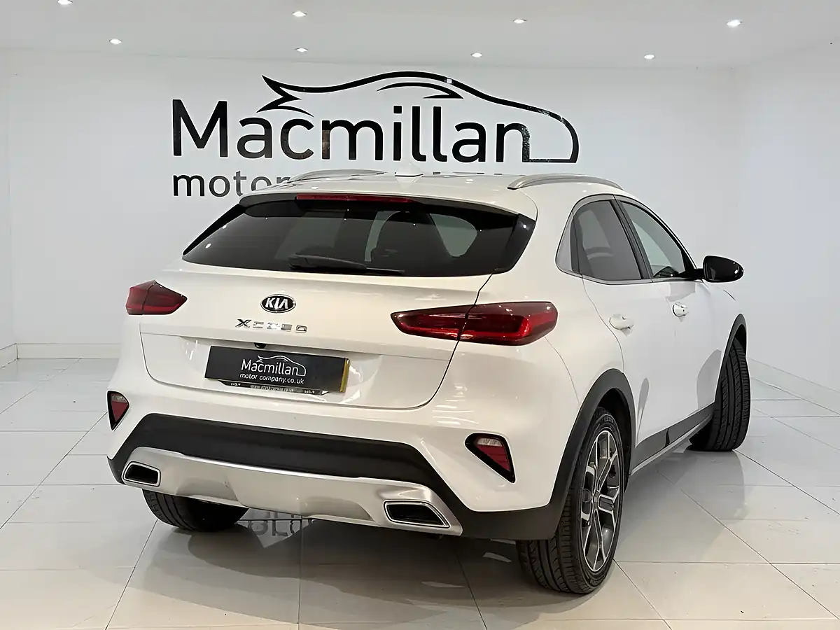 Used 2021 Kia Xceed 3 White - Interior and Exterior details 7